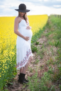 Lancette Burton Calgary Maternity photography