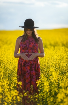 Lancette Burton Calgary Maternity photography