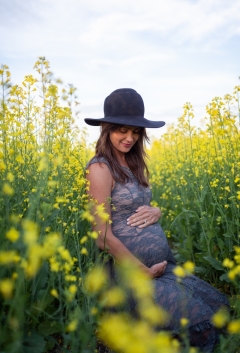 Lancette Burton Calgary Maternity photography